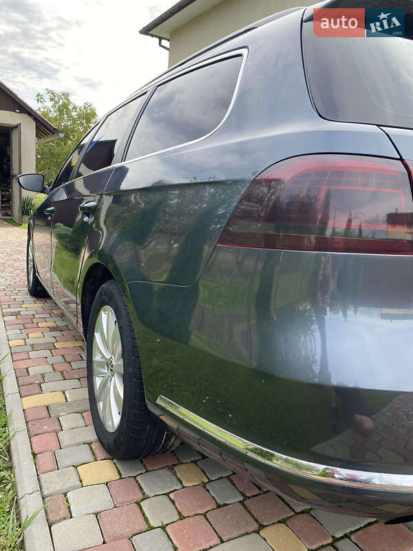 Універсал Volkswagen Passat 2011 в Дрогобичі
