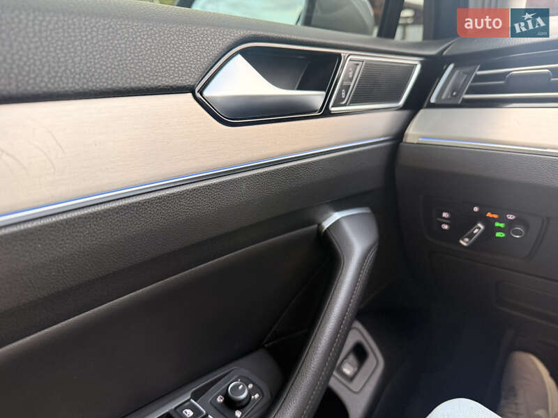 Седан Volkswagen Passat 2018 в Виноградове