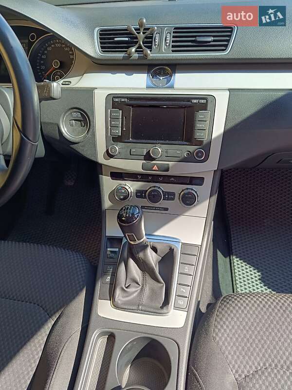 Універсал Volkswagen Passat 2013 в Ізяславі фото 12 Універсал Volkswagen Passat 2013 в Ізяславі