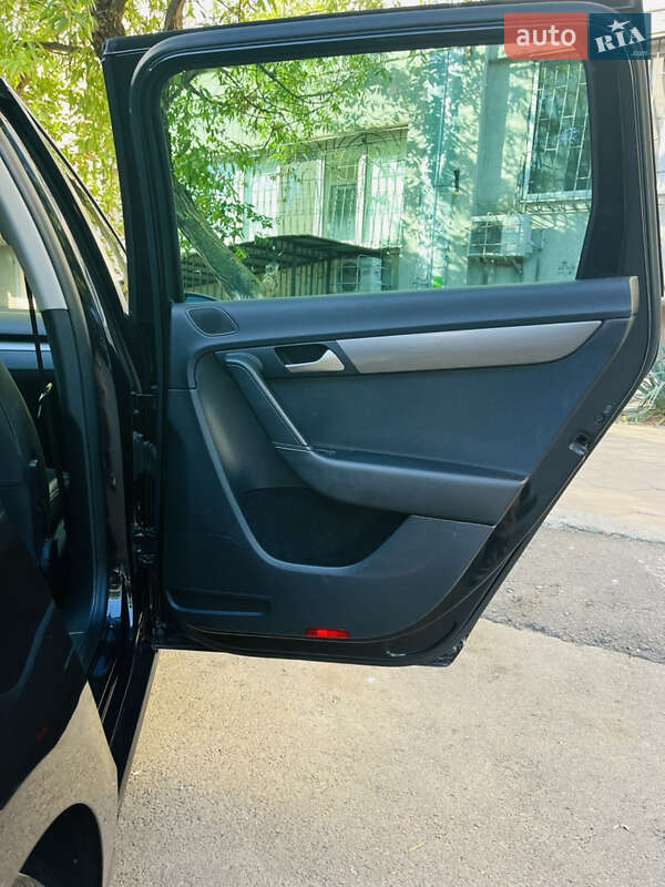 Универсал Volkswagen Passat 2014 в Одессе