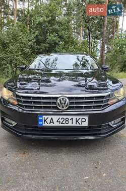 Седан Volkswagen Passat 2016 в Киеве