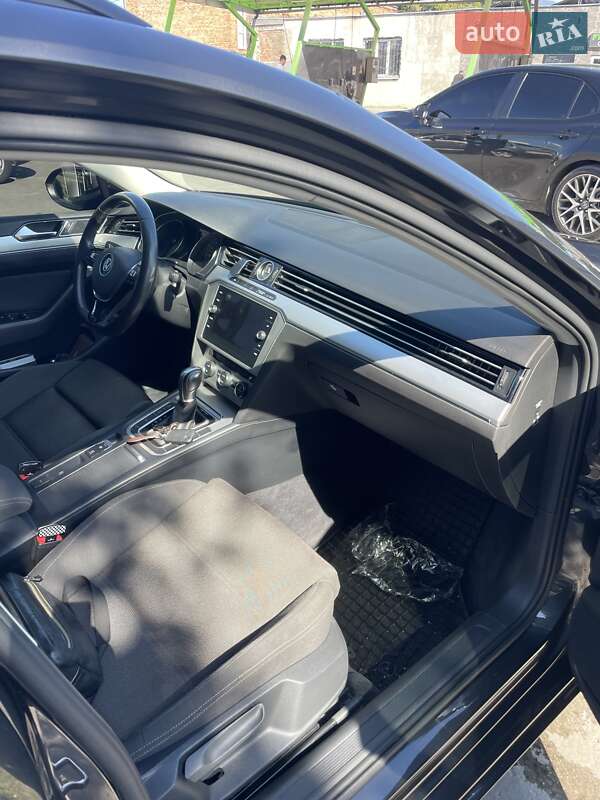 Універсал Volkswagen Passat 2017 в Чернігові