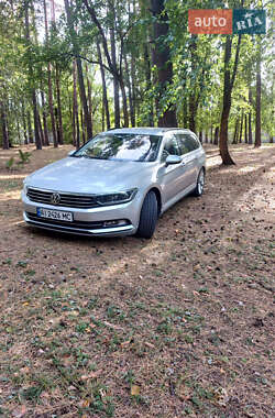 Универсал Volkswagen Passat 2015 в Василькове