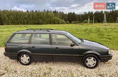 Універсал Volkswagen Passat 1990 в Стрию
