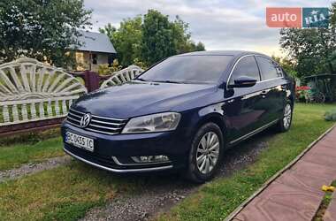 Седан Volkswagen Passat 2012 в Львові