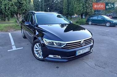 Універсал Volkswagen Passat 2017 в Рівному