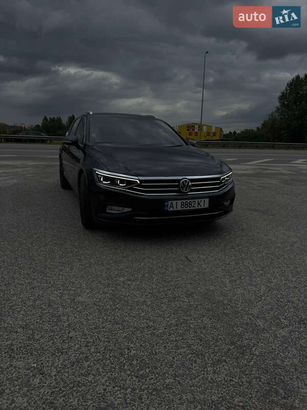 Универсал Volkswagen Passat 2020 в Киеве