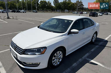 Седан Volkswagen Passat 2013 в 