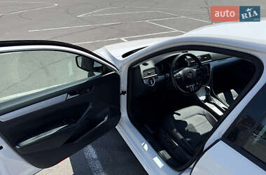 Седан Volkswagen Passat 2013 в 