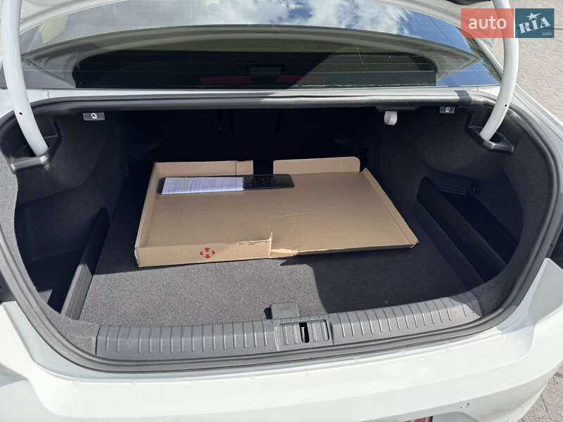 Седан Volkswagen Passat 2017 в Ковеле