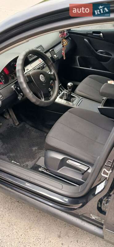 Седан Volkswagen Passat 2006 в Макарові