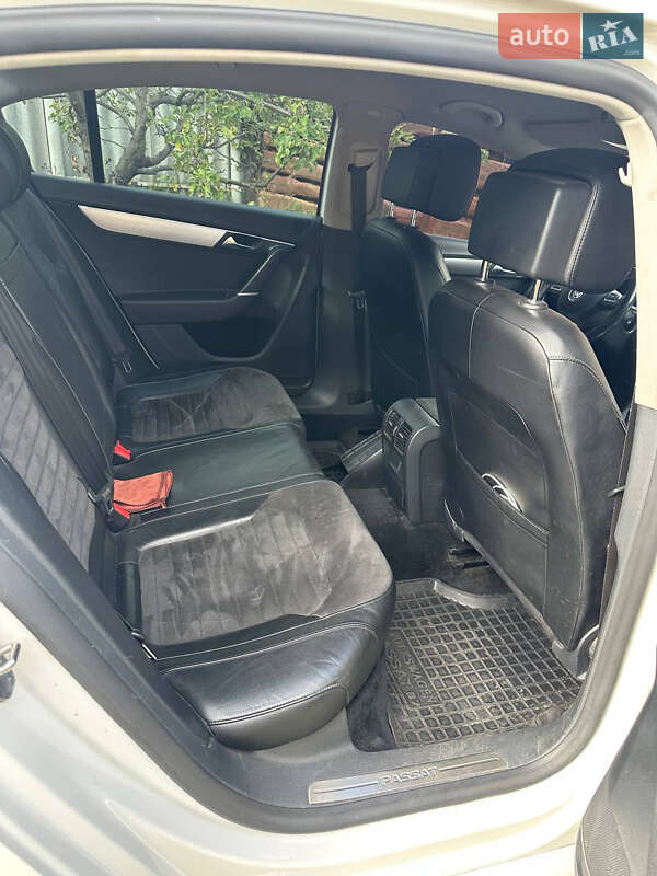 Седан Volkswagen Passat 2011 в Харькове