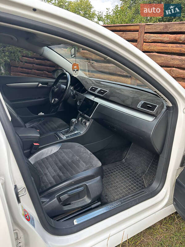 Седан Volkswagen Passat 2011 в Харькове