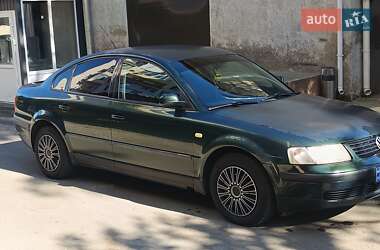 Седан Volkswagen Passat 1998 в Одесі