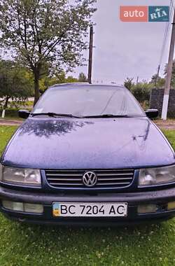 Седан Volkswagen Passat 1994 в Львове