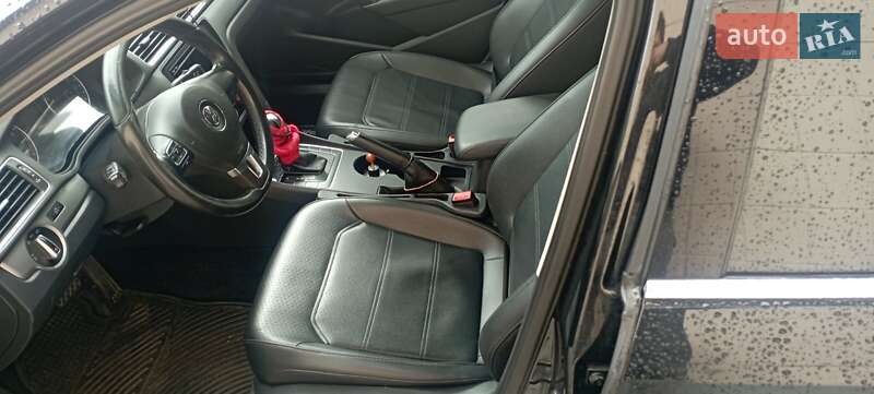 Седан Volkswagen Passat 2015 в Коростене