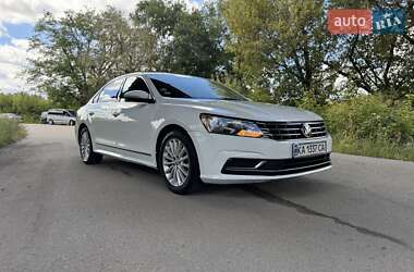 Седан Volkswagen Passat 2017 в Днепре