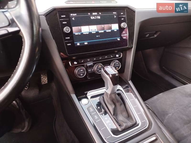 Универсал Volkswagen Passat 2017 в Львове