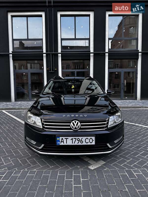 Універсал Volkswagen Passat 2012 в Івано-Франківську