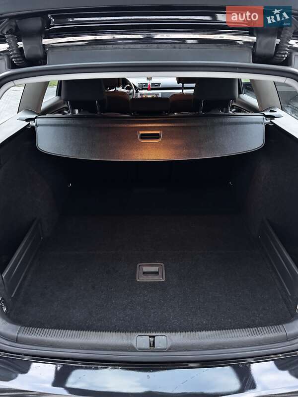 Універсал Volkswagen Passat 2012 в Івано-Франківську