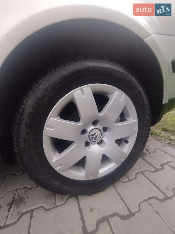 Седан Volkswagen Passat 2001 в Бориславі