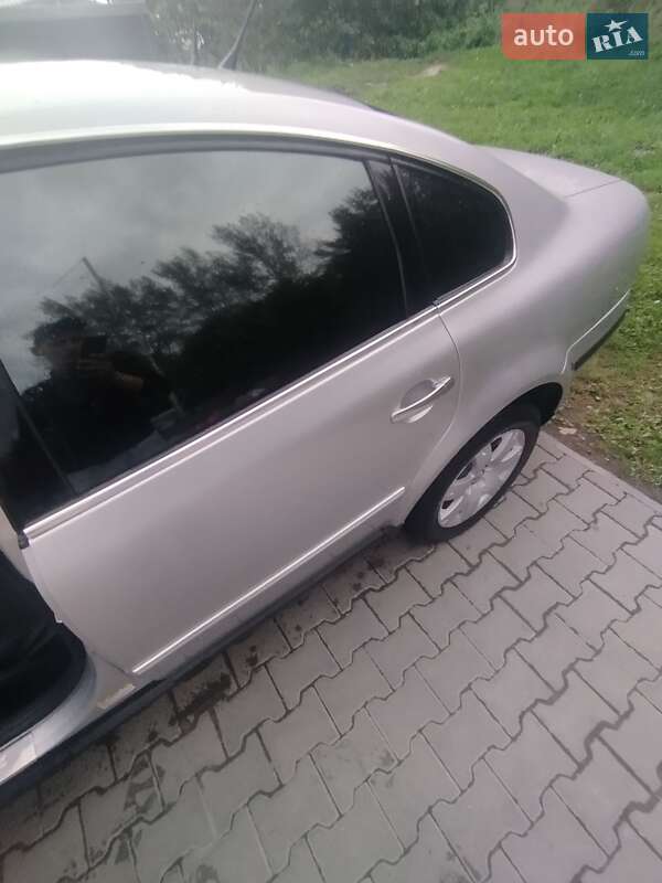 Седан Volkswagen Passat 2001 в Бориславі