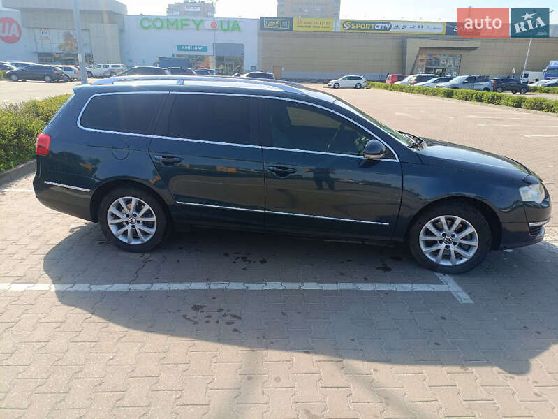 Універсал Volkswagen Passat 2006 в Житомирі