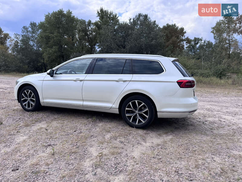 Универсал Volkswagen Passat 2018 в Киеве