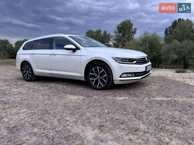 Универсал Volkswagen Passat 2018 в Киеве