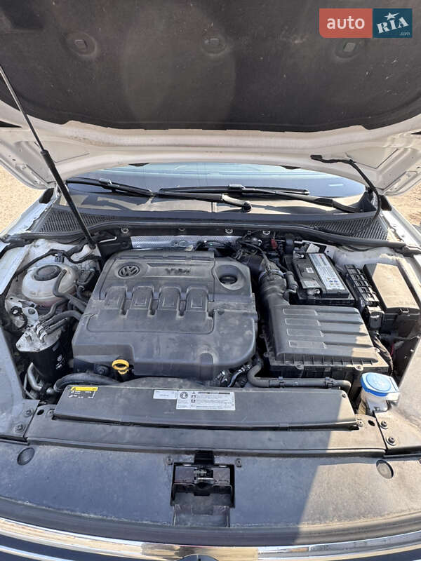 Универсал Volkswagen Passat 2018 в Киеве