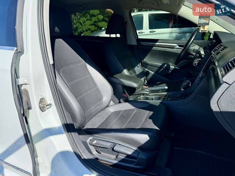 Седан Volkswagen Passat 2015 в Харькове