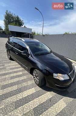 Універсал Volkswagen Passat 2009 в 