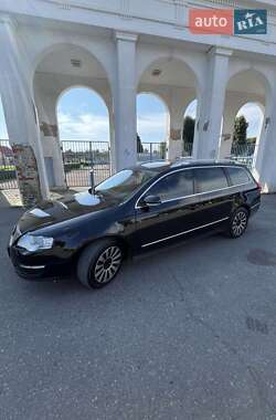 Універсал Volkswagen Passat 2009 в 