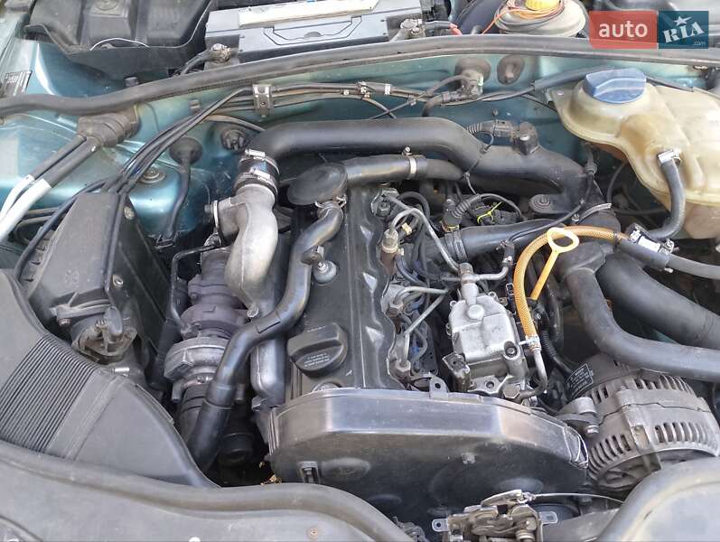 Универсал Volkswagen Passat 1998 в Новом Буге