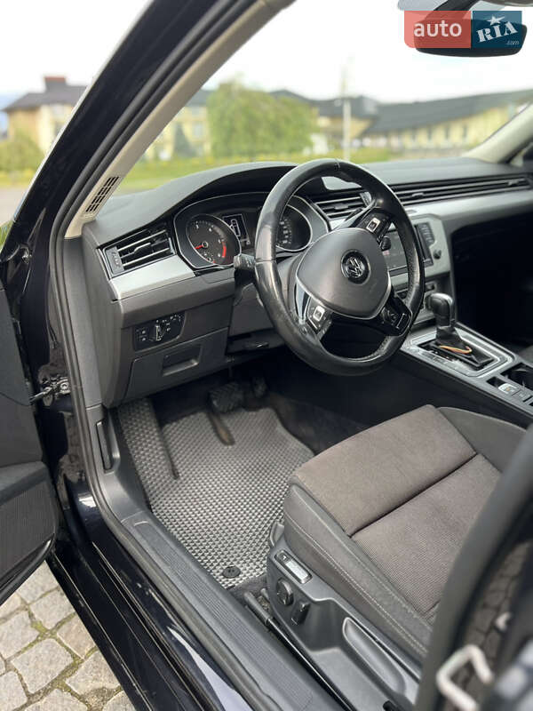 Универсал Volkswagen Passat 2016 в Жовкве