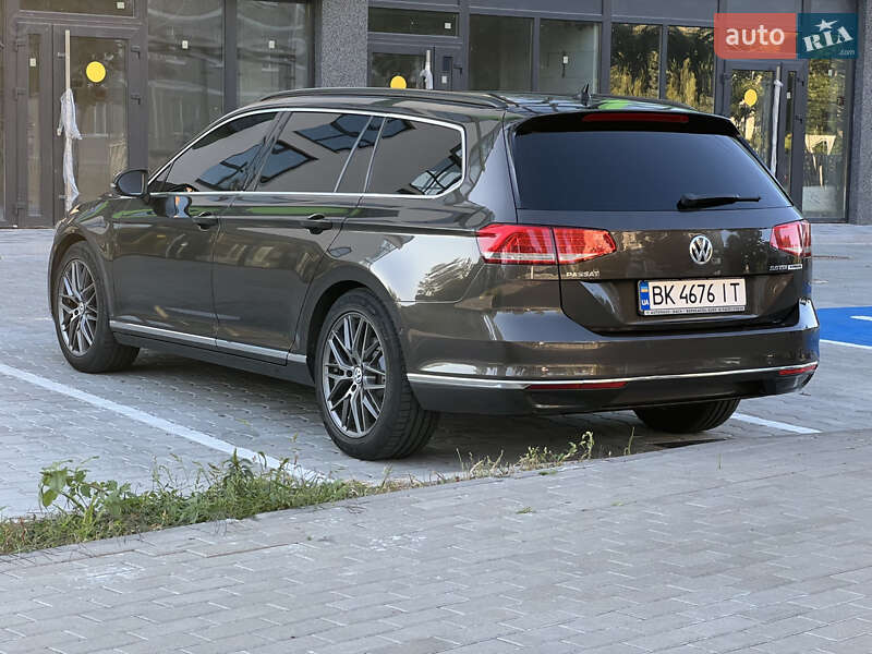 Универсал Volkswagen Passat 2015 в Киеве
