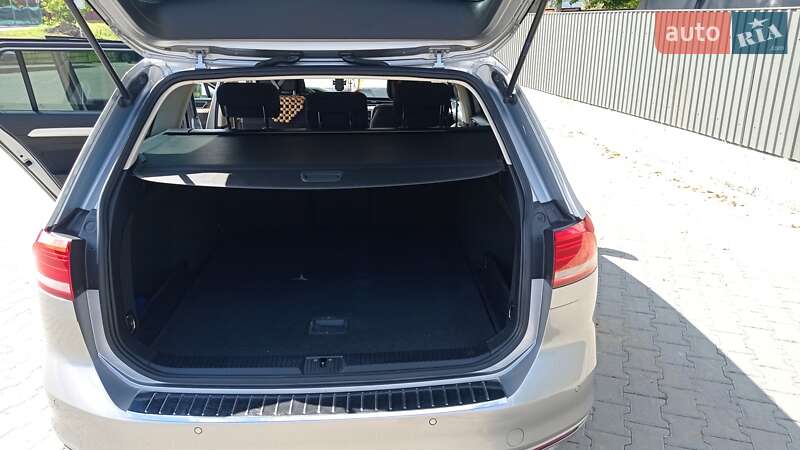 Універсал Volkswagen Passat 2017 в Львові