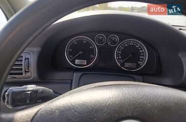 Универсал Volkswagen Passat 2004 в  фото 28 Универсал Volkswagen Passat 2004 в