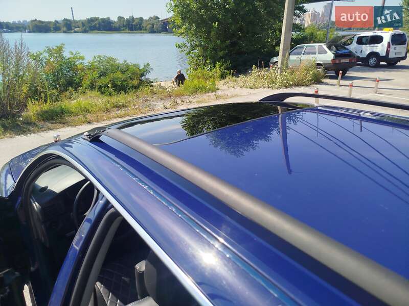 Універсал Volkswagen Passat 2004 в Овручі