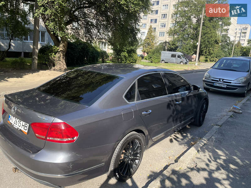 Седан Volkswagen Passat 2013 в Львове