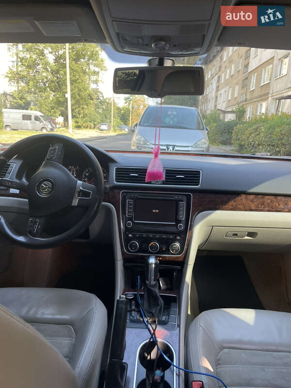 Седан Volkswagen Passat 2013 в Львове