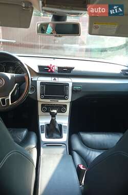 Універсал Volkswagen Passat 2010 в  фото 4 Універсал Volkswagen Passat 2010 в