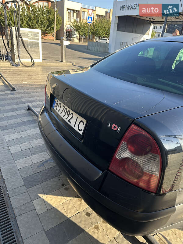 Седан Volkswagen Passat 2001 в  фото Седан Volkswagen Passat 2001 в
