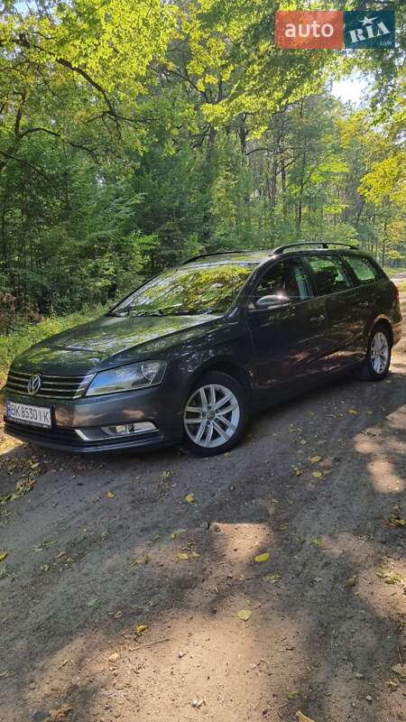 Универсал Volkswagen Passat 2014 в Луцке фото 8 Универсал Volkswagen Passat 2014 в Луцке
