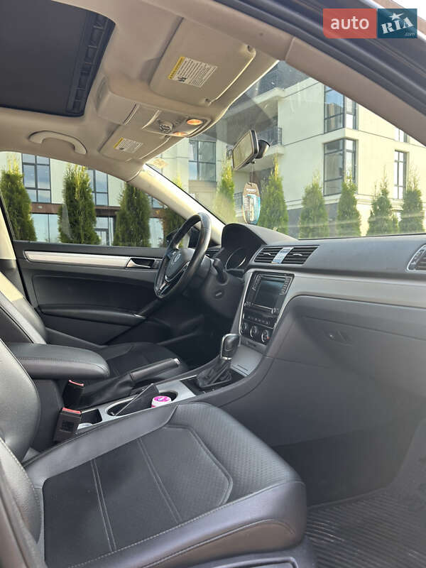 Седан Volkswagen Passat 2019 в Ровно