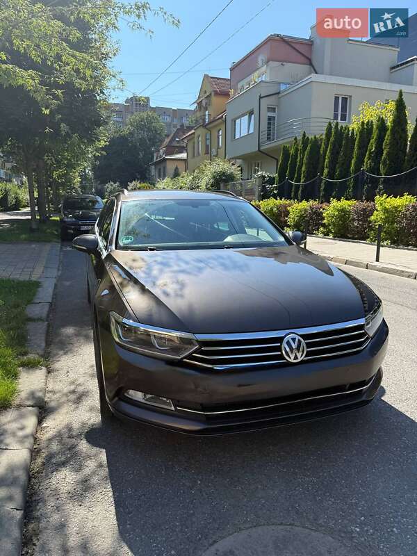 Универсал Volkswagen Passat 2015 в Львове
