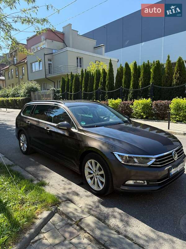 Универсал Volkswagen Passat 2015 в Львове