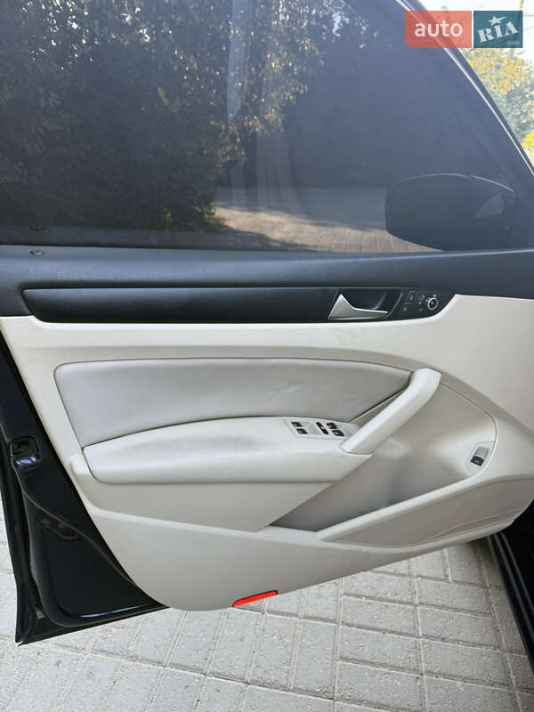 Седан Volkswagen Passat 2014 в Одессе