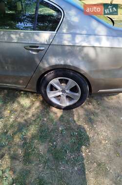 Седан Volkswagen Passat 2013 в Мукачево