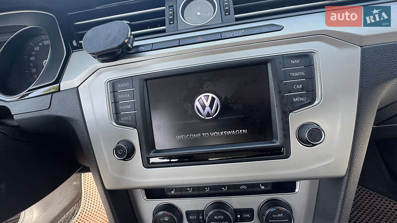 Універсал Volkswagen Passat 2016 в Львові